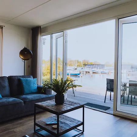 Neat In With A Dishwasher Apartment *